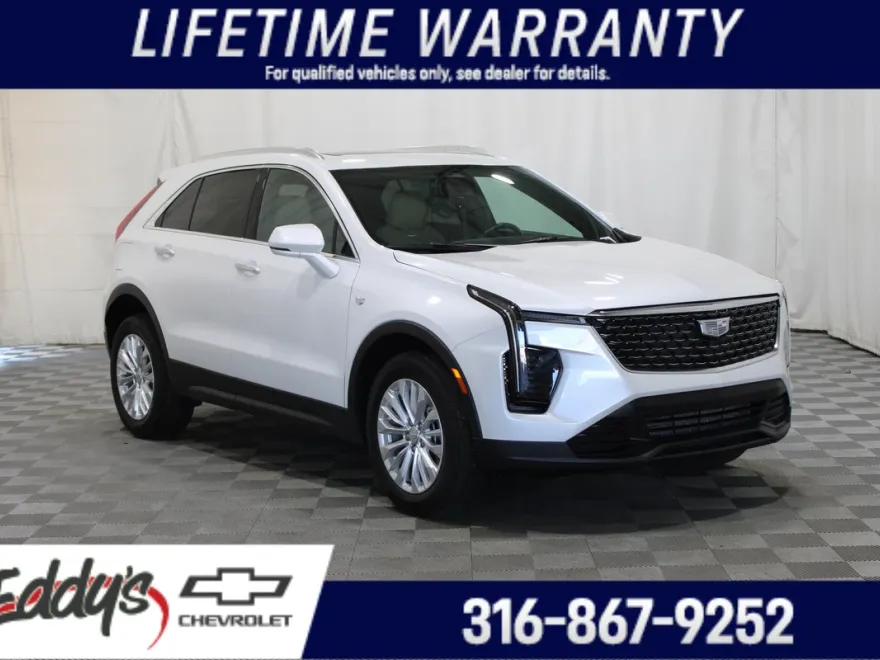 2024 Cadillac XT4 Luxury photo 1