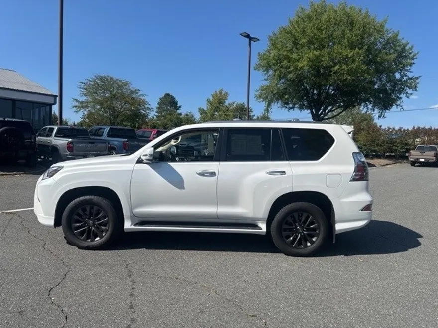 2023 Lexus GX 460 Premium photo 1