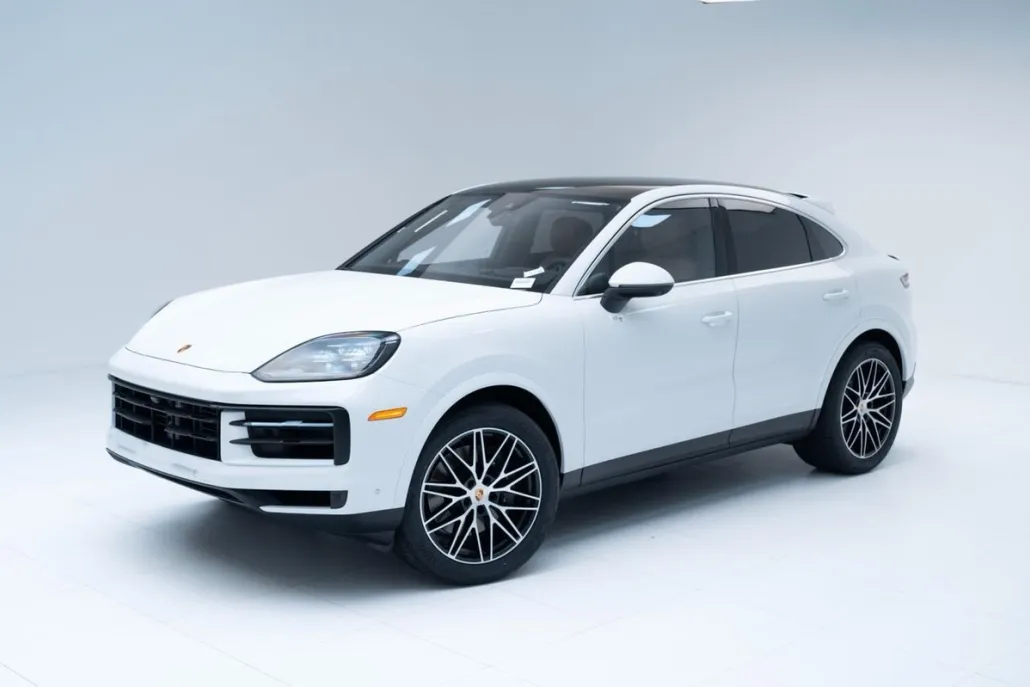 2025 Porsche Cayenne Coupe photo 1