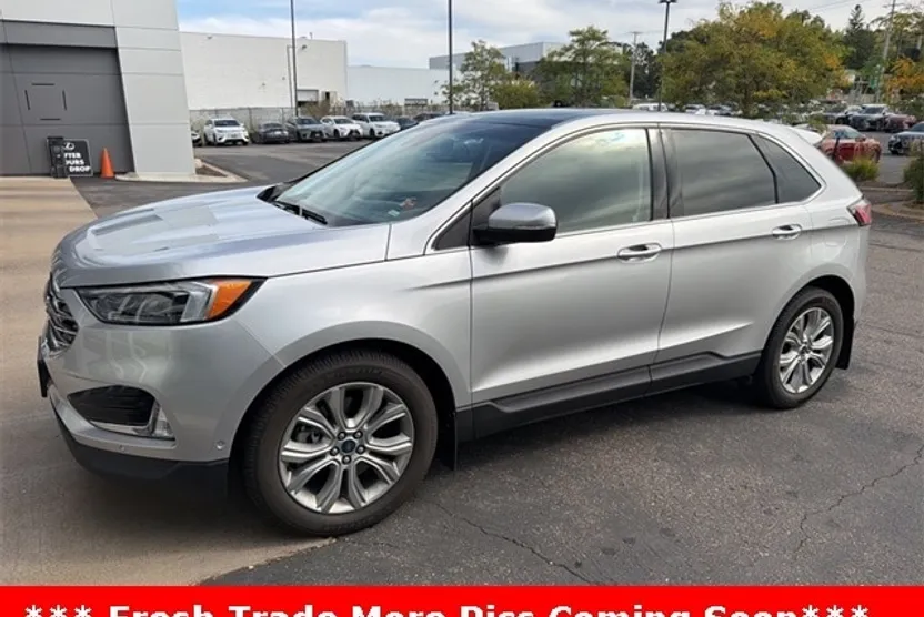 2019 Ford Edge Titanium photo 1