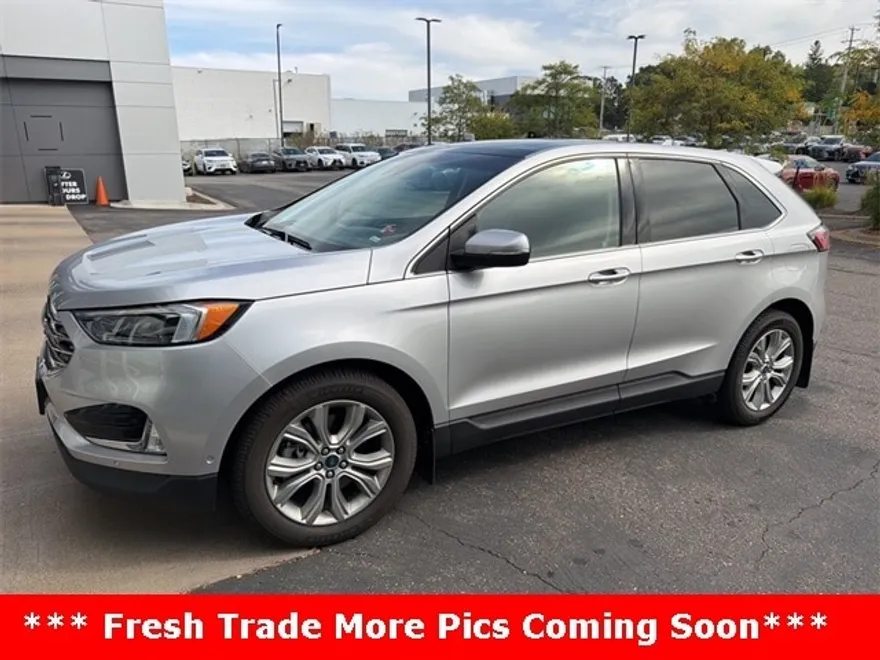 2019 Ford Edge Titanium photo 1