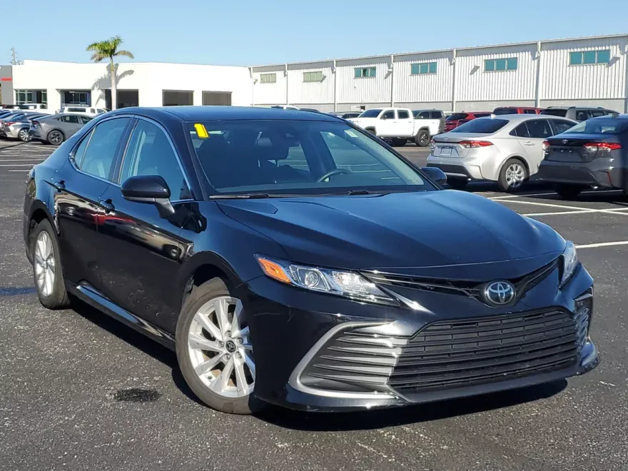 2024 Toyota Camry LE photo 1
