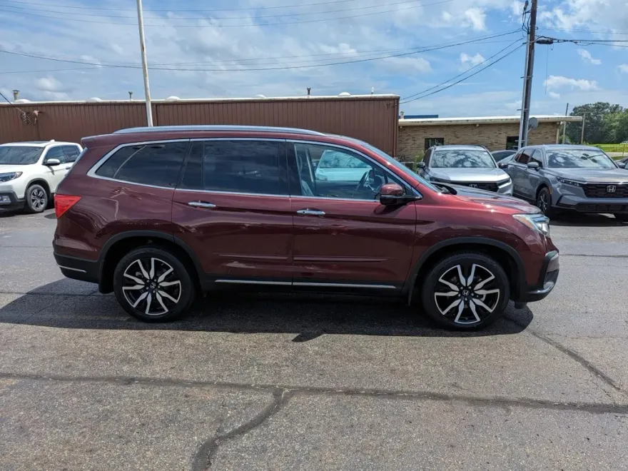2022 Honda Pilot Touring photo 1