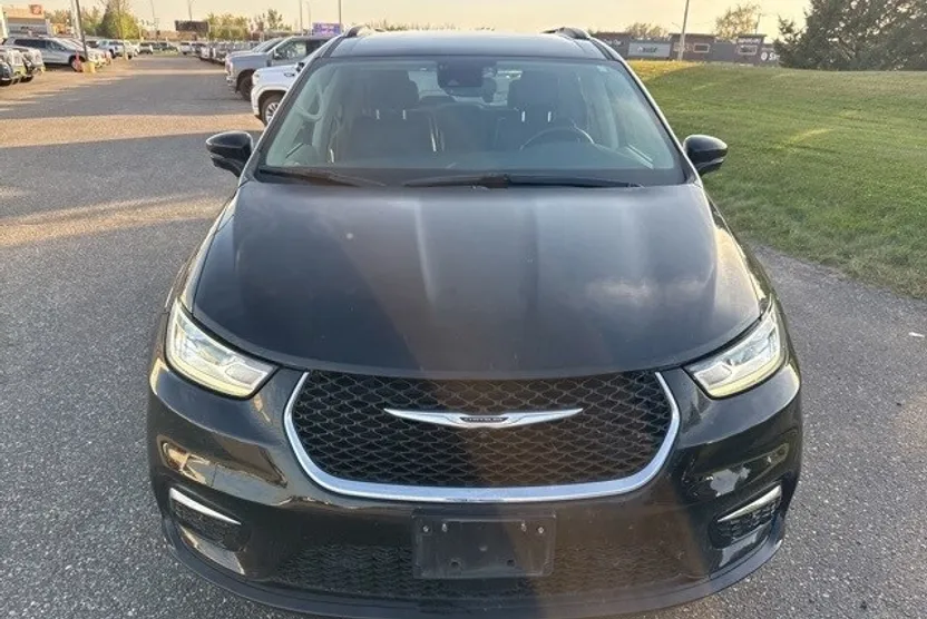 2021 Chrysler Pacifica Touring L photo 1