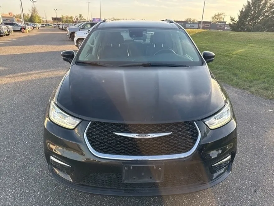 2021 Chrysler Pacifica Touring L photo 1