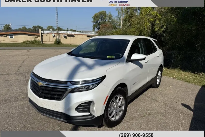 2022 Chevrolet Equinox LT photo 1