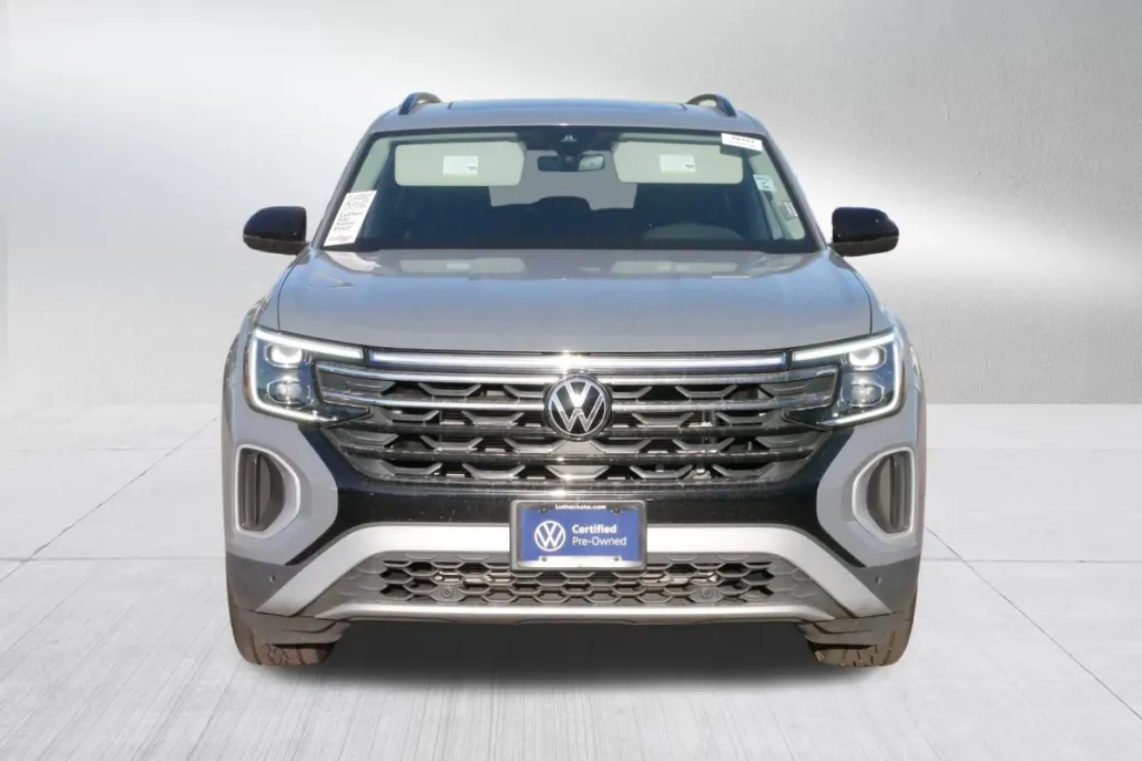 2025 Volkswagen Atlas Peak Edition SE photo 1