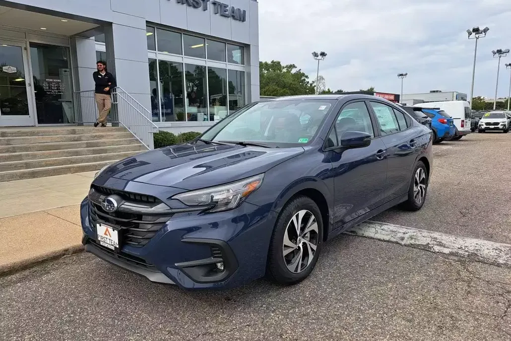 2025 Subaru Legacy Premium photo 1