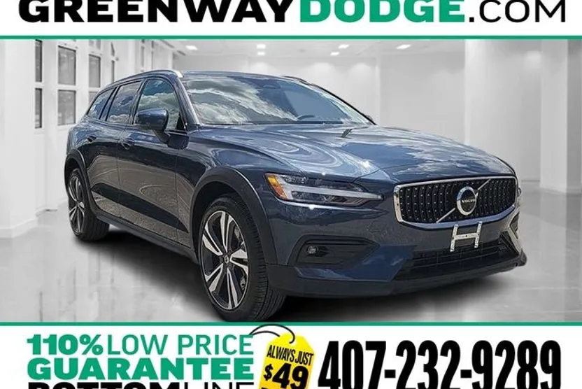 2025 Volvo V60 Cross Country B5 Plus photo 1