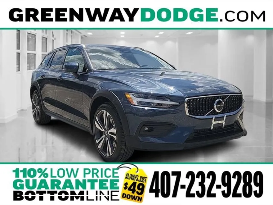 2025 Volvo V60 Cross Country B5 Plus photo 1