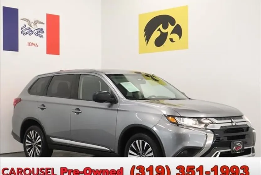 2020 Mitsubishi Outlander ES photo 1