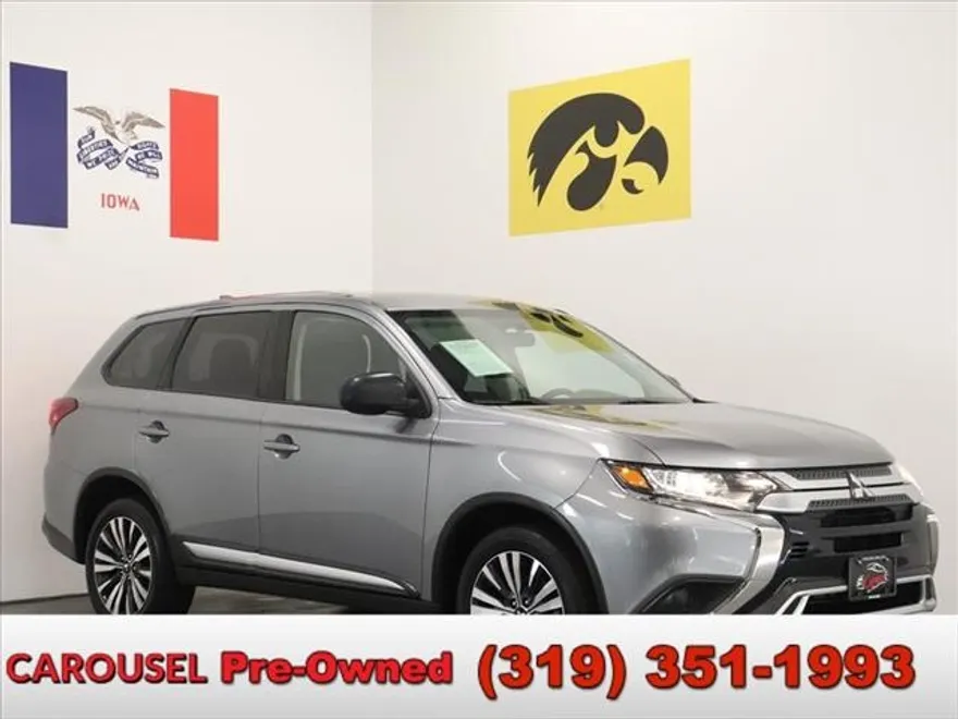 2020 Mitsubishi Outlander ES photo 1