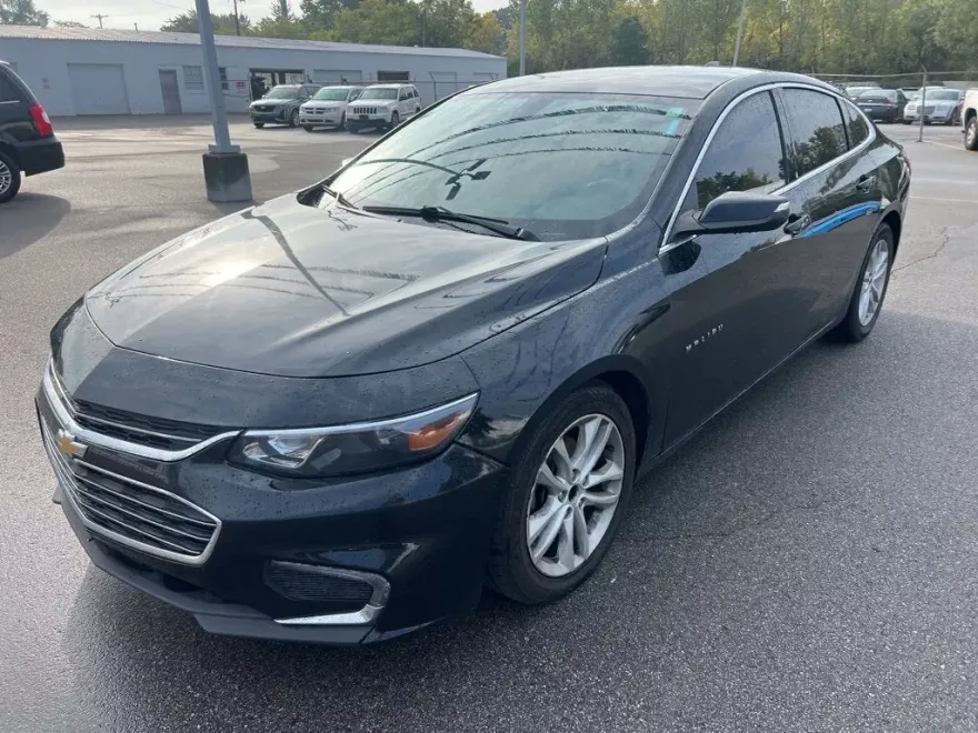 2016 Chevrolet Malibu 1LT photo 1