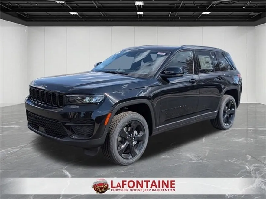 2025 Jeep Grand Cherokee Altitude photo 1