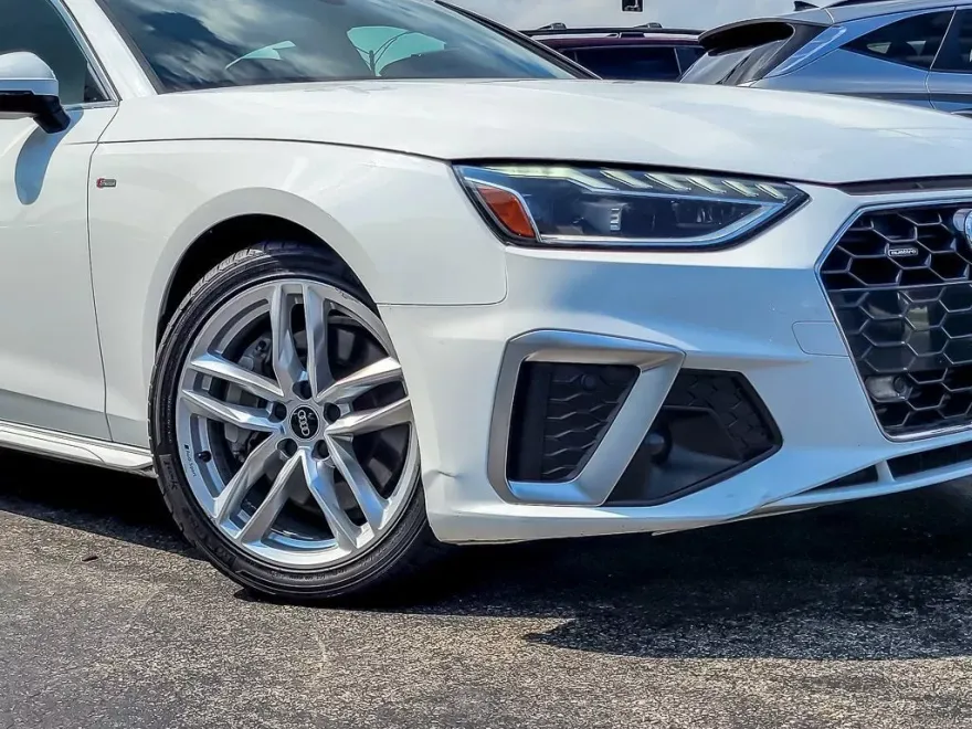 2023 Audi A4 Premium Plus 45 TFSI S line Quattro photo 1