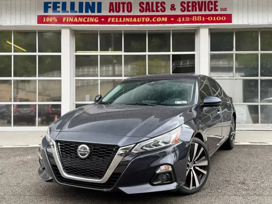 2019 Nissan Altima 2.5 Platinum photo 1