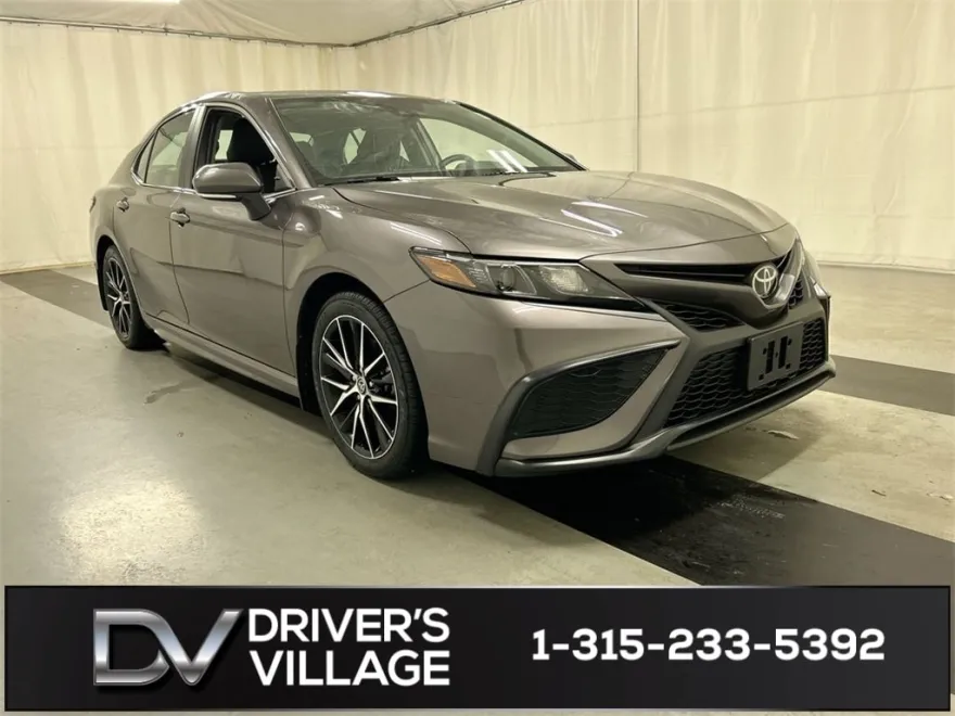 2023 Toyota Camry SE photo 1
