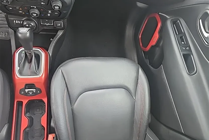 2022 Jeep Renegade Trailhawk photo 1