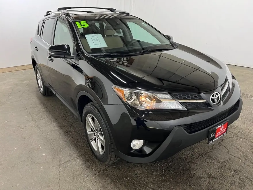 2015 Toyota RAV4 XLE photo 1