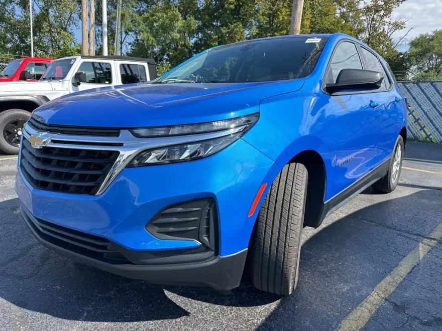 2024 Chevrolet Equinox LS photo 1
