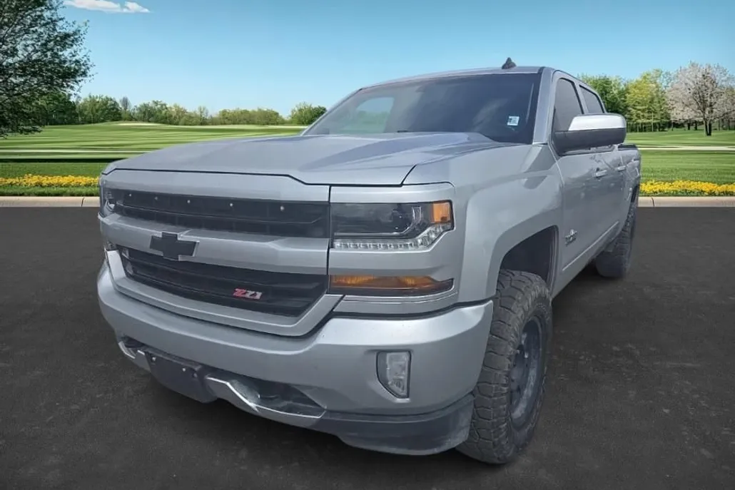 2018 Chevrolet Silverado 1500 LT photo 1
