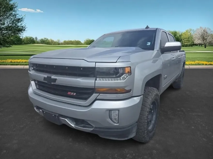 2018 Chevrolet Silverado 1500 LT photo 1