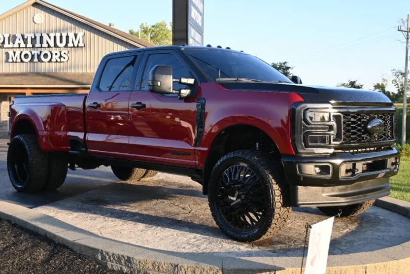 2024 Ford F-350 Lariat photo 1