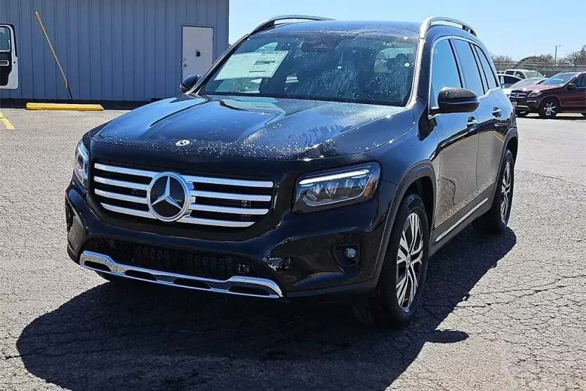 2025 Mercedes Benz GLB 250 photo 1