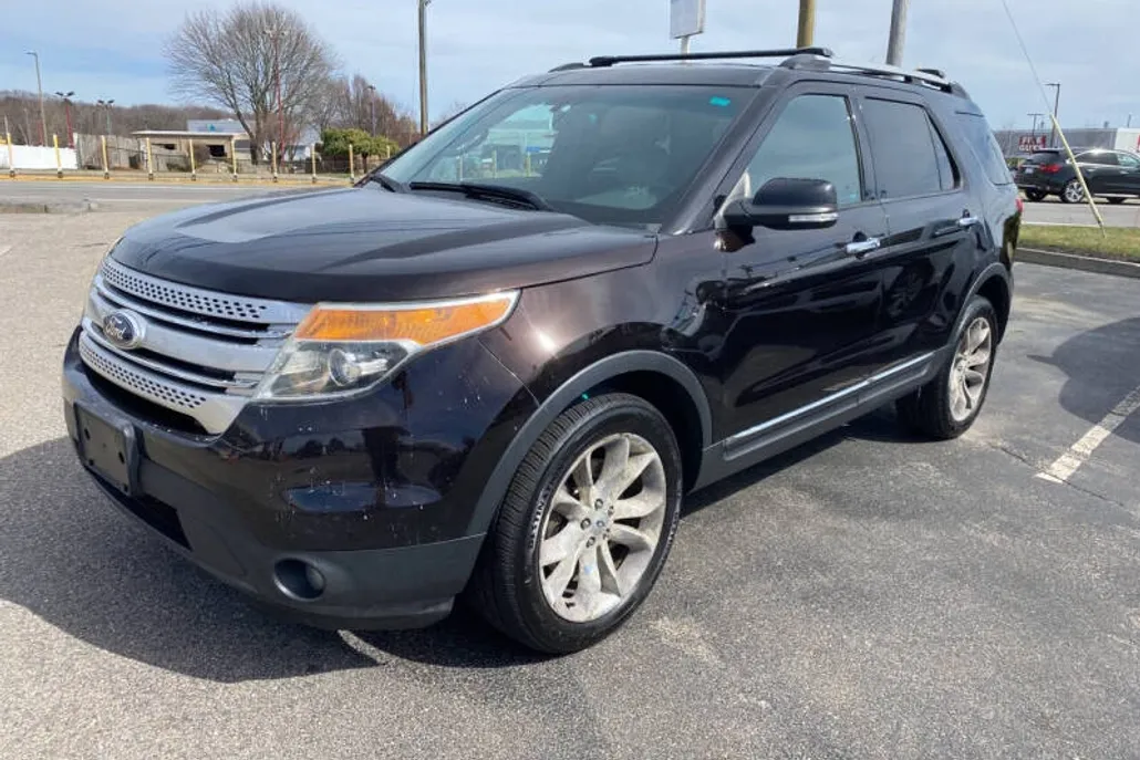 2014 Ford Explorer XLT photo 1