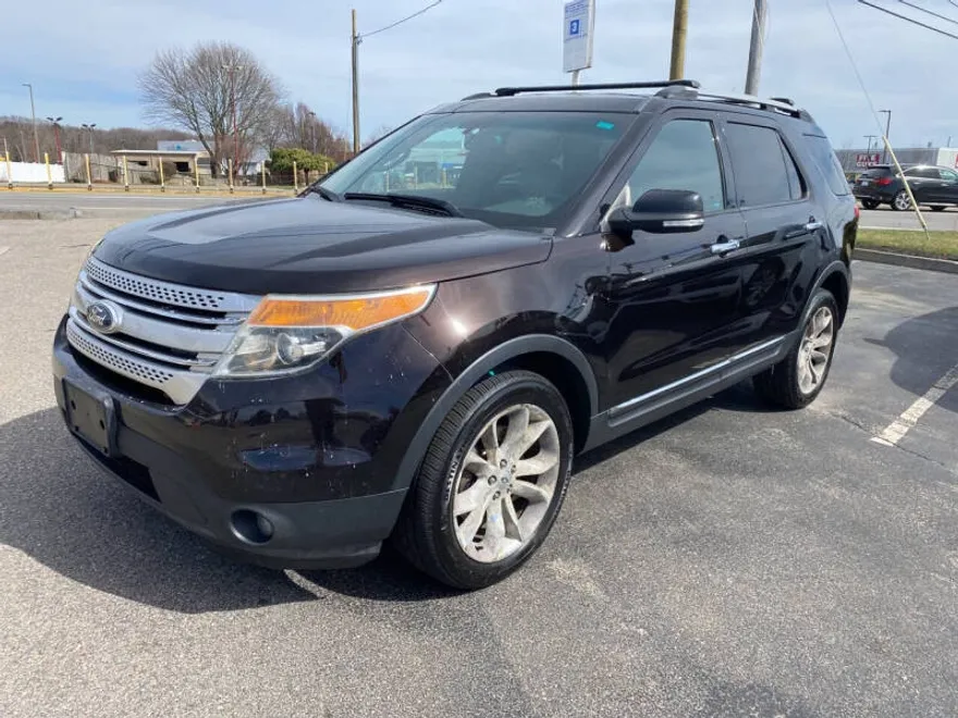 2014 Ford Explorer XLT photo 1