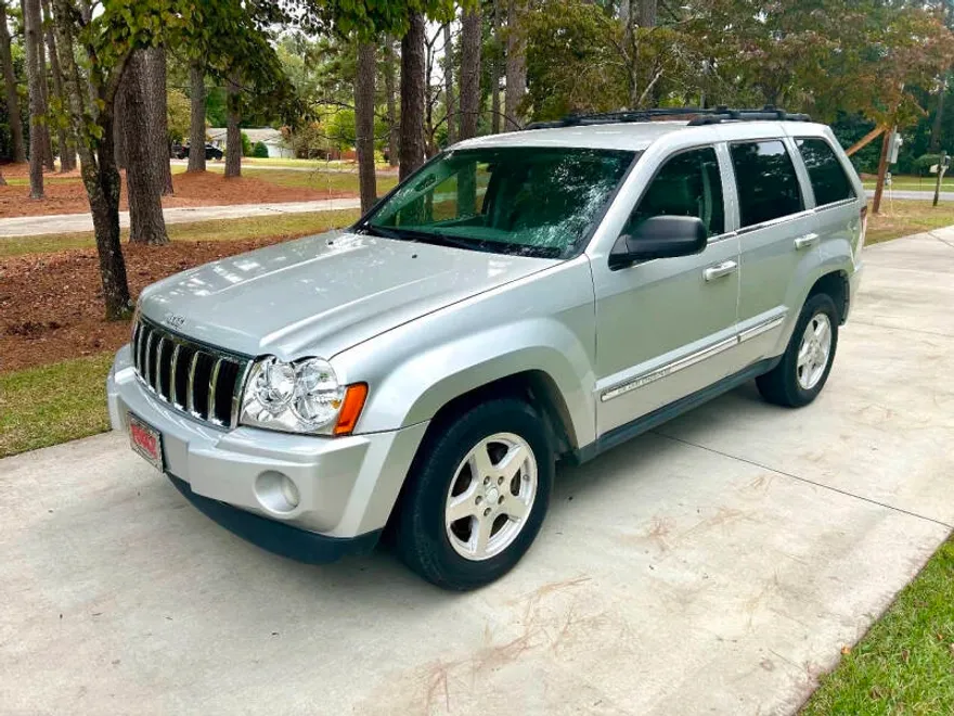 2005 Jeep Grand Cherokee Limited photo 1