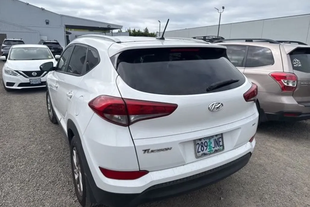 2016 Hyundai Tucson SE photo 1