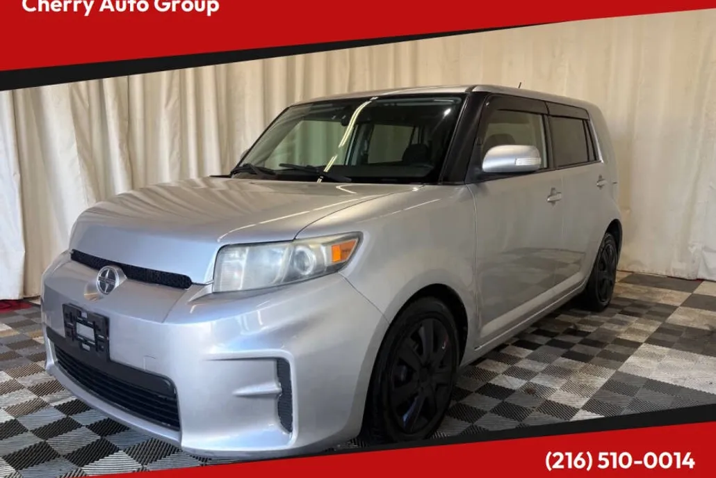 2012 Scion xB Base photo 1