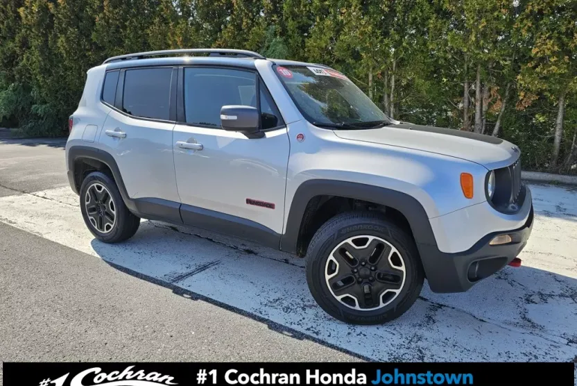 2016 Jeep Renegade Trailhawk photo 1