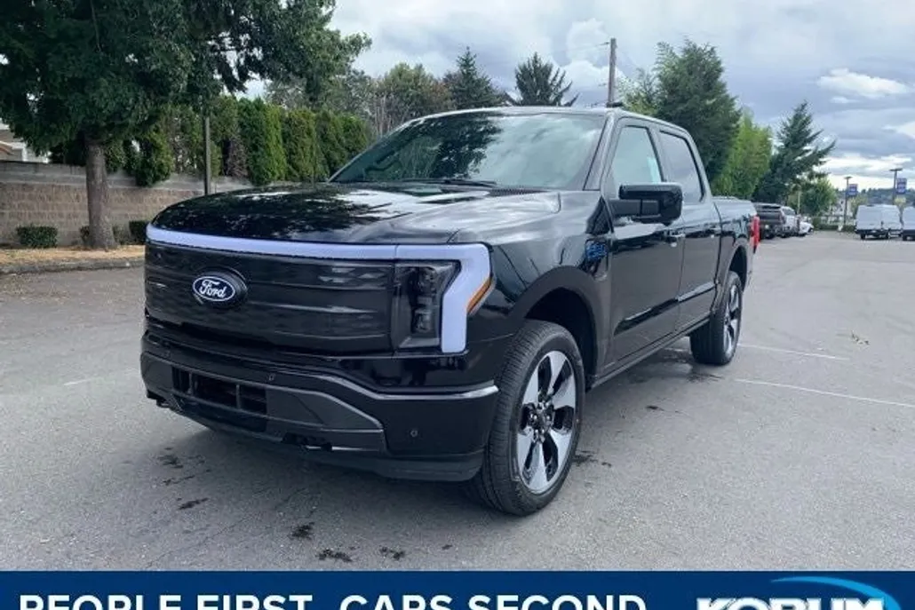 2025 Ford F-150 Platinum photo 1