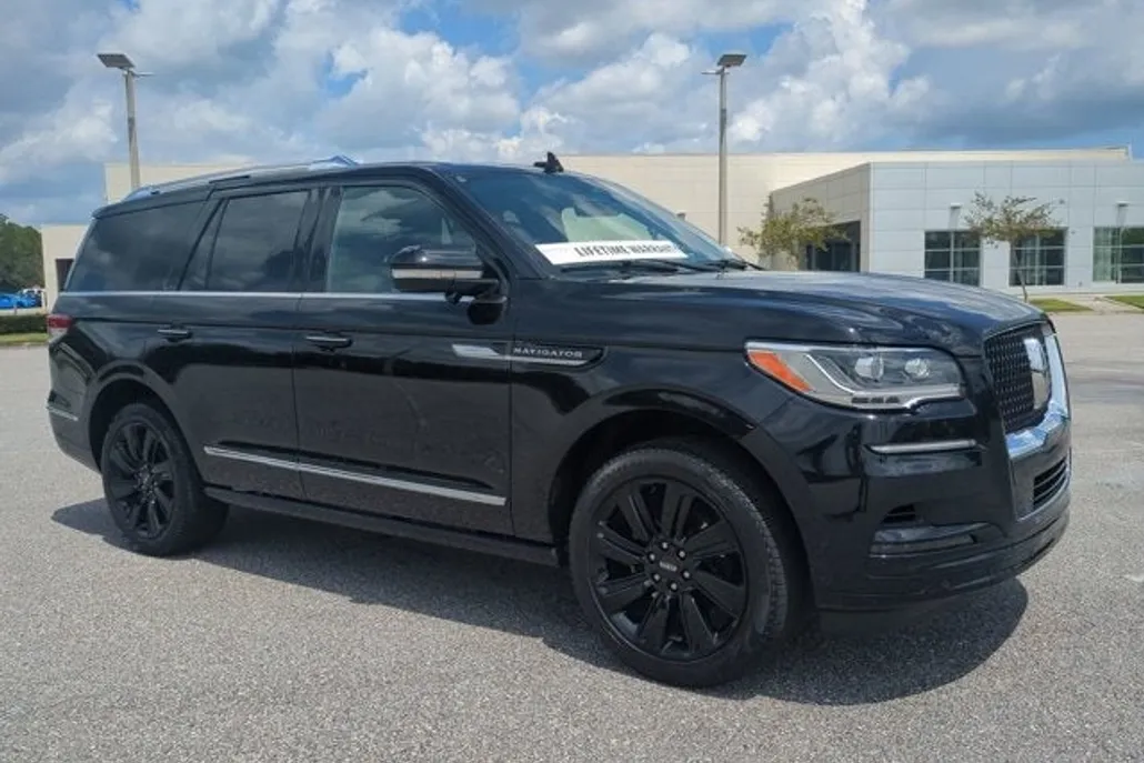 2023 Lincoln Navigator Reserve photo 1