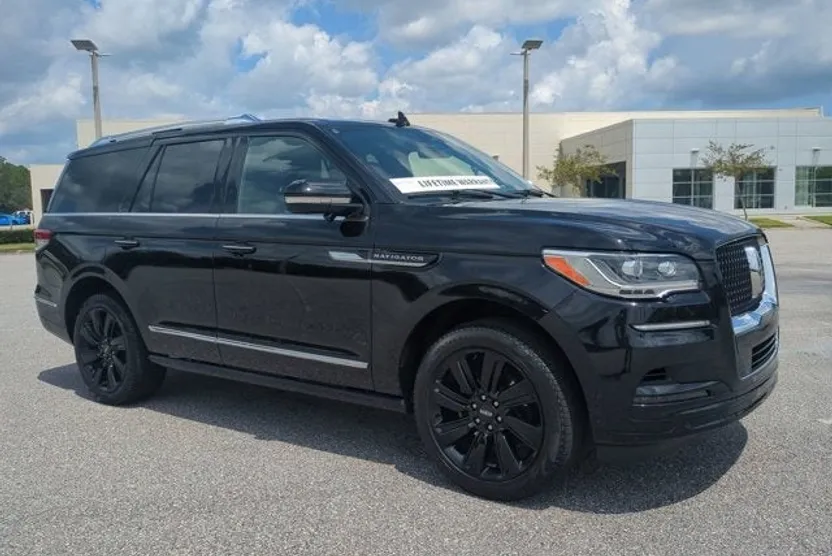 2023 Lincoln Navigator Reserve photo 1