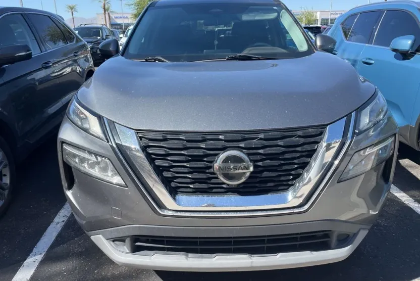 2021 Nissan Rogue SV photo 1