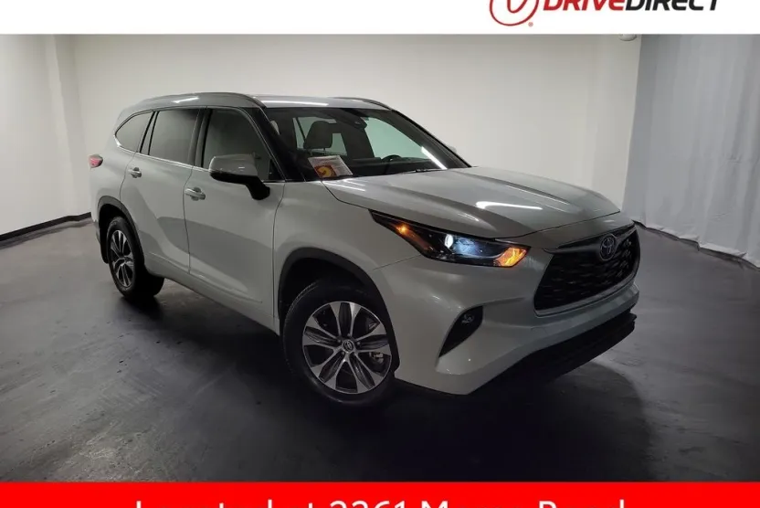 2022 Toyota Highlander XLE photo 1
