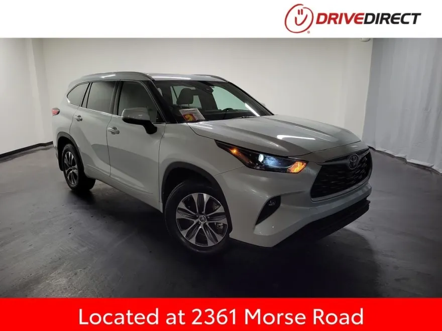 2022 Toyota Highlander XLE photo 1