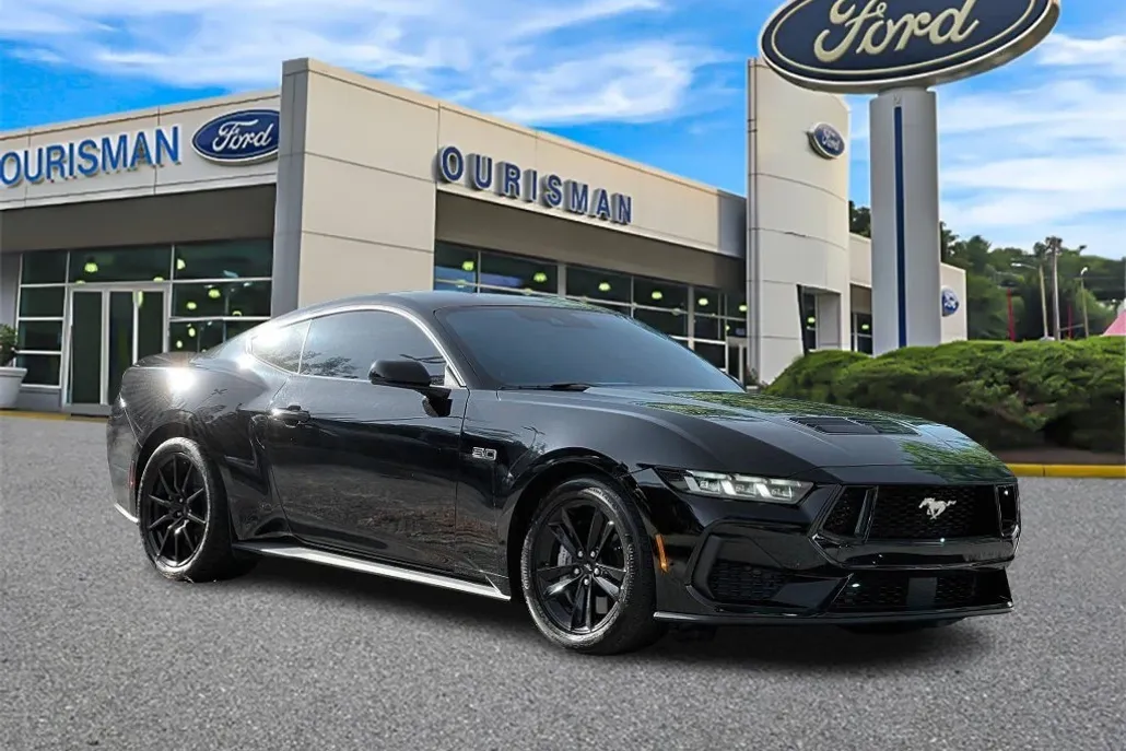 2024 Ford Mustang GT photo 1