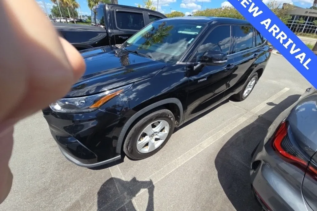 2021 Toyota Highlander Hybrid LE photo 1