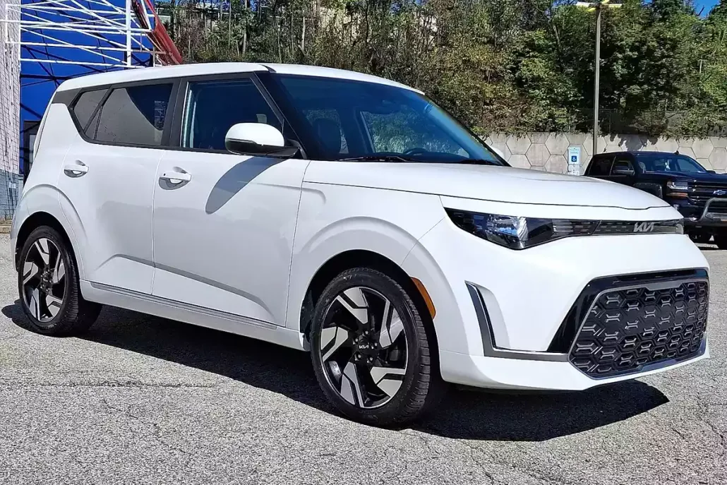 2023 Kia Soul GT-Line photo 1