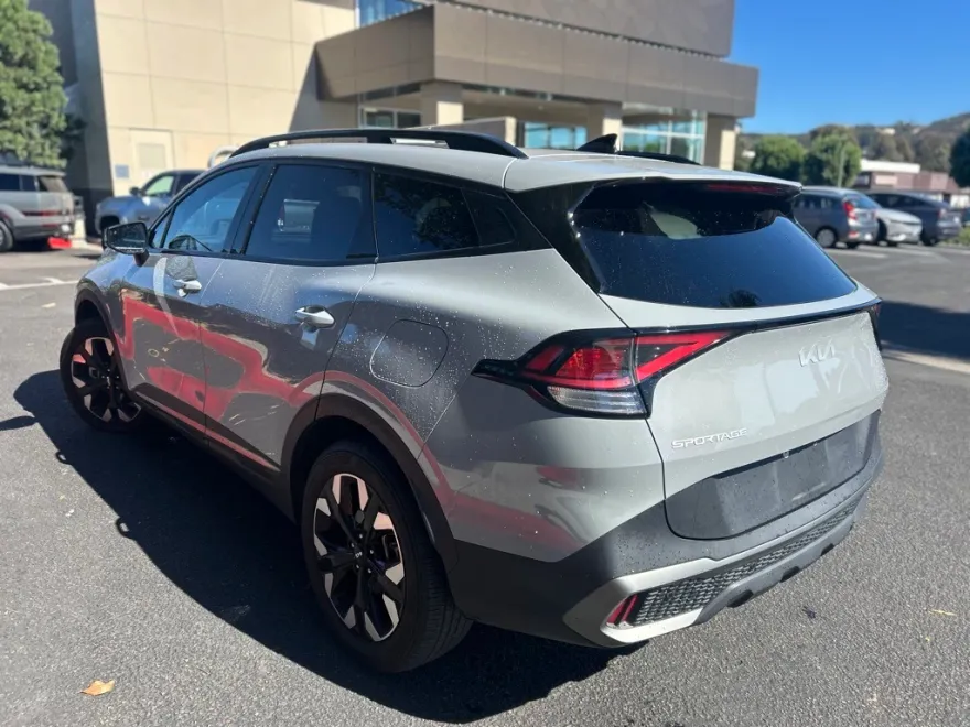 2023 Kia Sportage X-Line photo 1