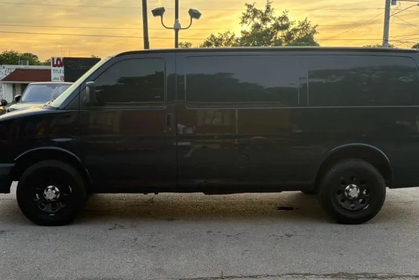 2013 Chevrolet Express 1500 Cargo Van photo 1