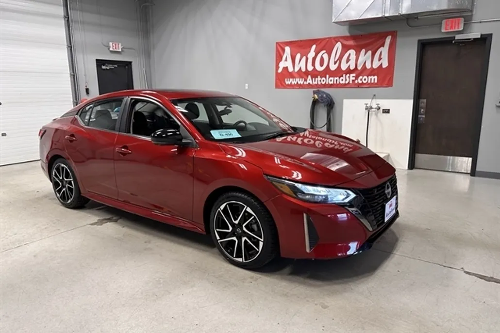 2024 Nissan Sentra SR photo 1