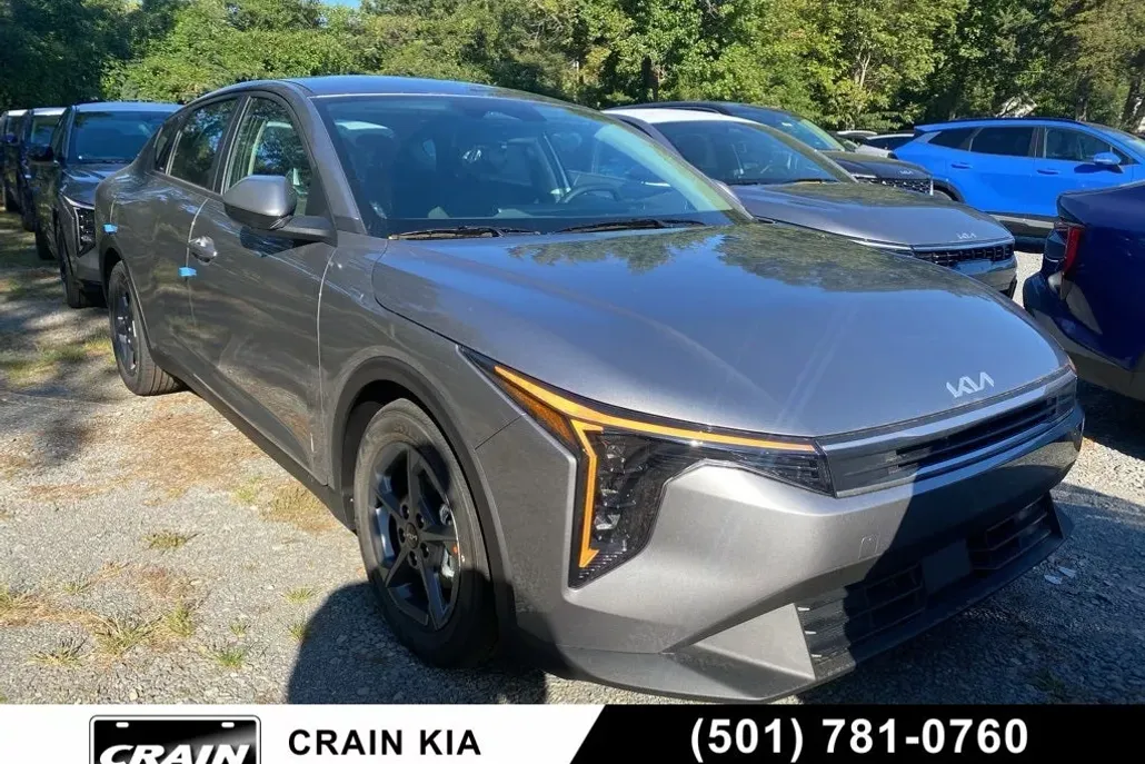 2025 Kia K4 LXS photo 1