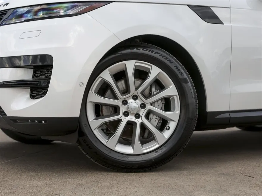 2025 Land Rover Range Rover Sport SE photo 1