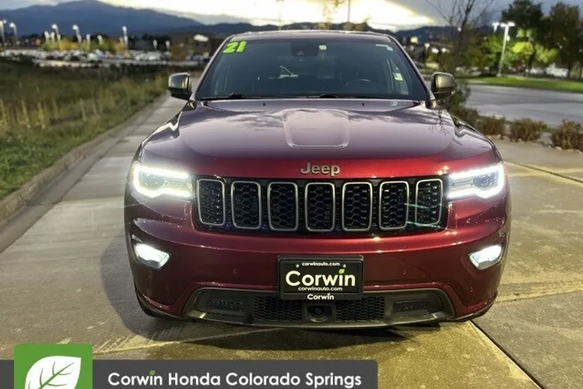 2021 Jeep Grand Cherokee Anniversary Edition photo 1
