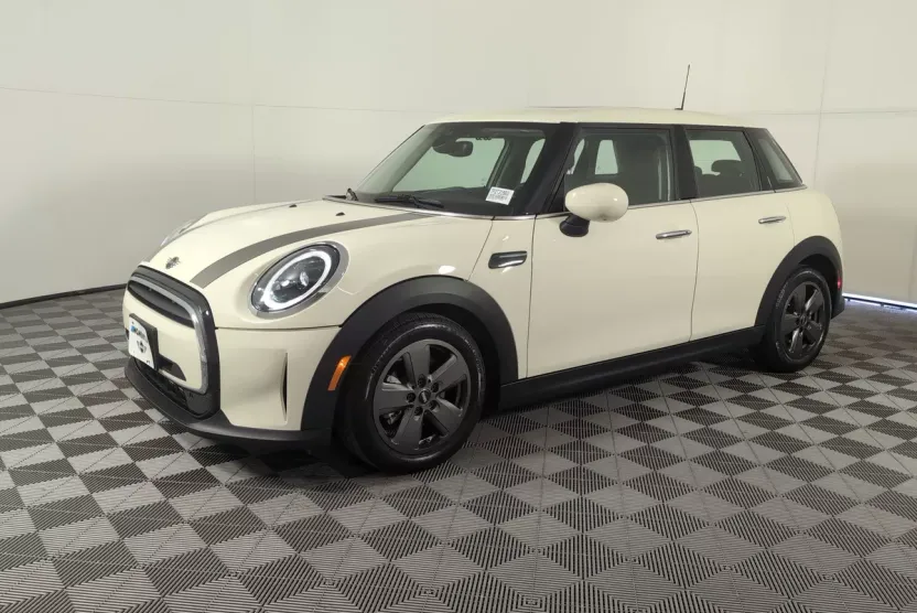 2023 Mini Cooper 4 Door Hardtop photo 1